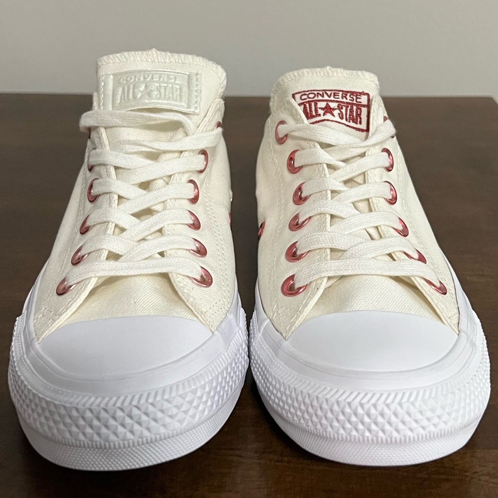 Converse Chuck Taylor All Star Seasonal Low Women sz 7 New without box!!